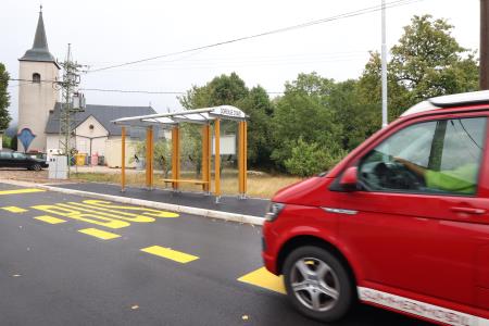 GORENJE OTAVE  NOVI NADSTREŠNICI NA AVTOBUSNEM POSTAJALIŠČU  05 FOTO LJUBO VUKELIČ